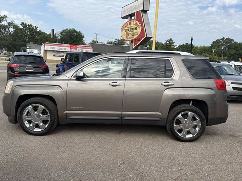 Used 2011 GMC Terrain SLT FWD image 2