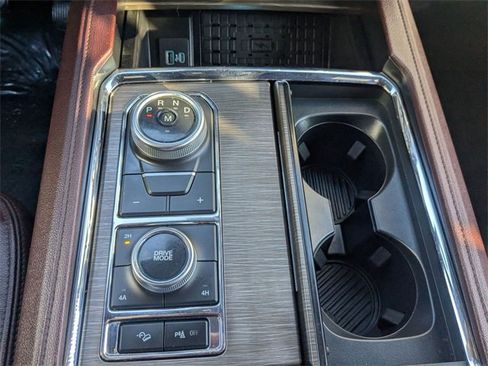 Used 2024 Ford Expedition Limited image 27