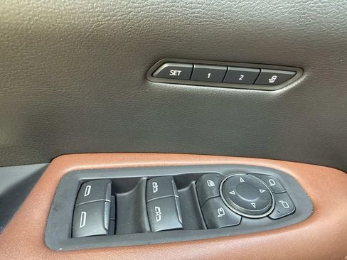 Used 2020 Cadillac XT5 Premium Luxury FWD image 19