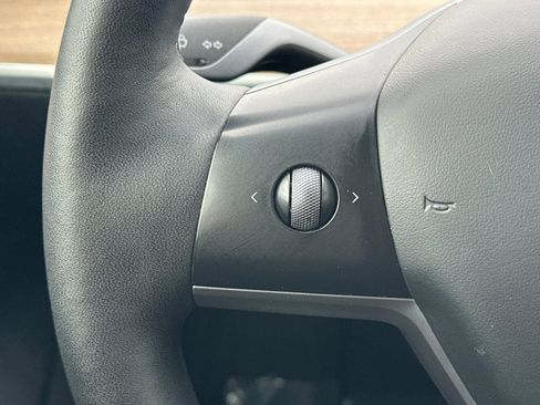Used 2023 Tesla Model 3 Standard Range image 27