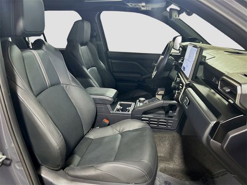 Used 2025 Toyota 4Runner Limited image 27