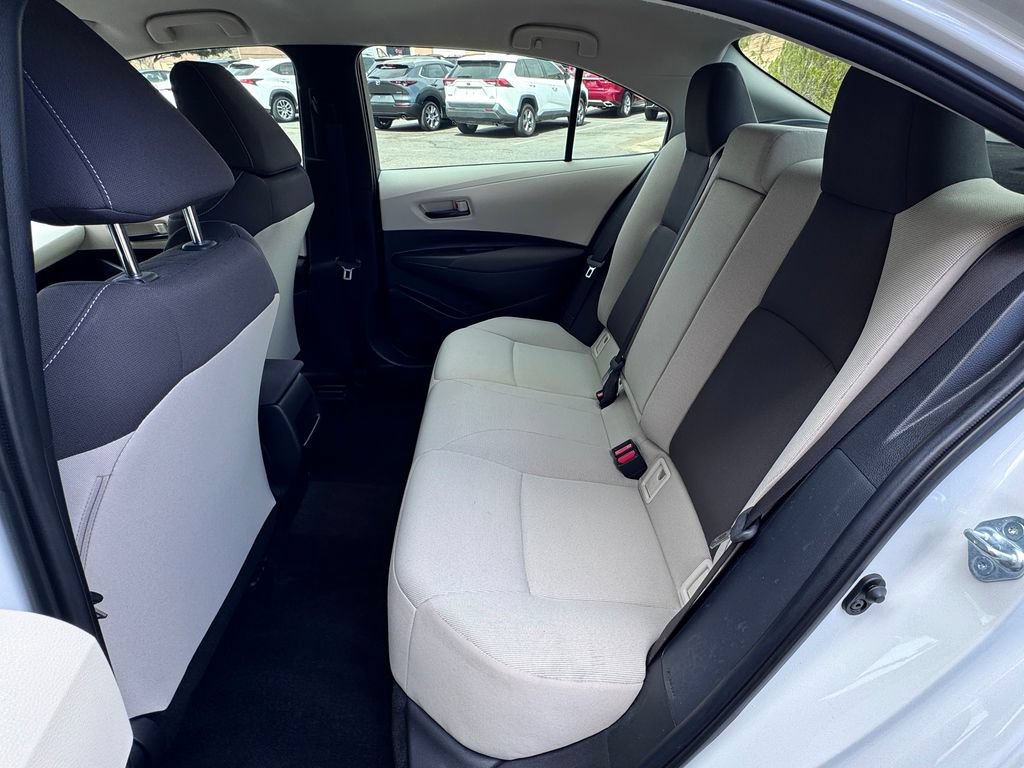 Used 2022 Toyota Corolla LE FWD image 29