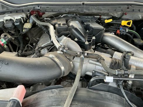 Used 2018 Ford F350 Lariat w/ Chrome Package image 25