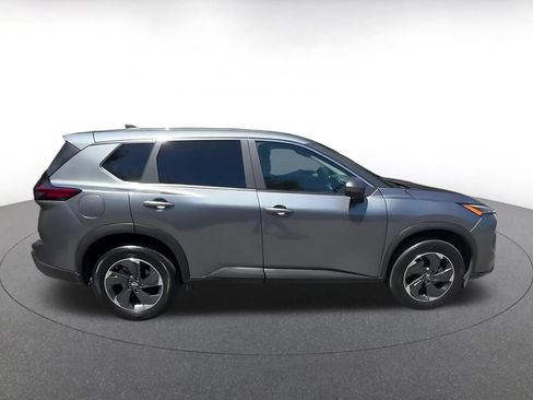 Used 2025 Nissan Rogue SV AWD/4WD image 13