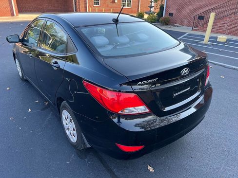 Used 2015 Hyundai Accent GLS image 5