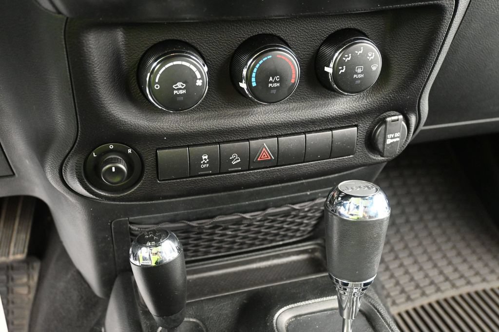 Used 2018 Jeep Wrangler Unlimited Sport S AWD/4WD image 11