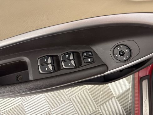 Used 2013 Hyundai Santa Fe Limited w/ Technology Pkg FWD image 12