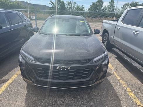 Used 2025 Chevrolet Trax ACTIV w/ Driver Confidence Package FWD image 4