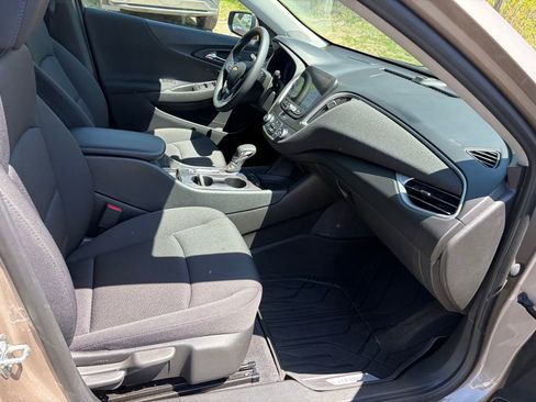 Used 2023 Chevrolet Malibu RS w/ LPO, Floor Liner Package FWD image 31