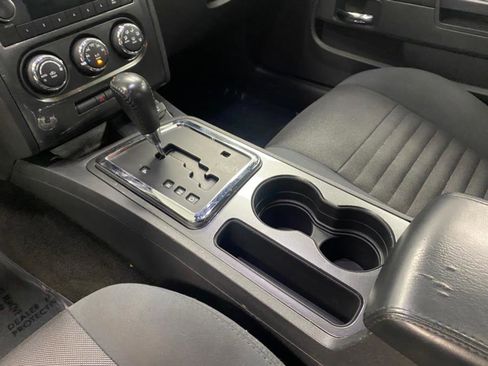 Used 2012 Dodge Challenger SXT image 28