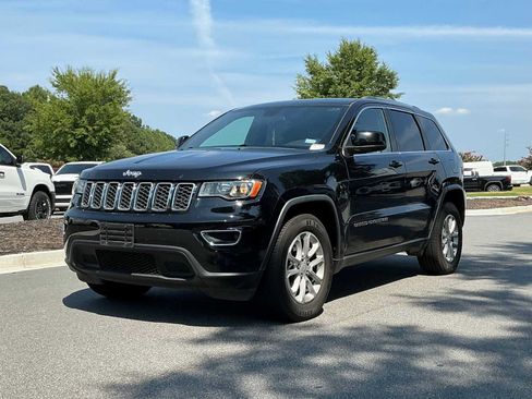 Used 2021 Jeep Grand Cherokee Laredo RWD image 9
