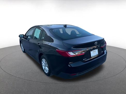 Used 2025 Toyota Camry LE image 12