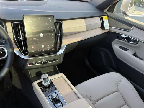 New 2026 Volvo XC90 T8 Core w/ Protection Package Premier AWD/4WD image 27