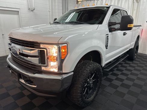 Used 2017 Ford F250 XLT w/ Snow Plow Prep Package image 4