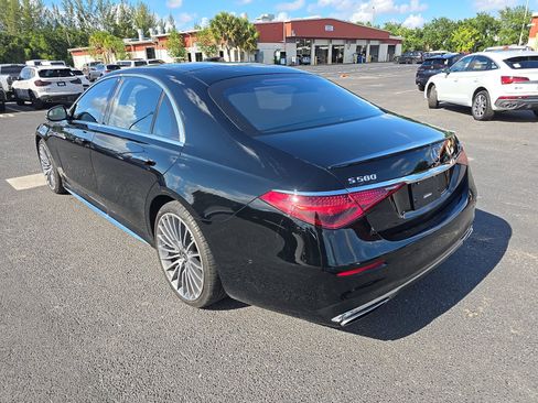 Used 2022 Mercedes-Benz S 580 4MATIC Sedan w/ AMG Line Package image 8