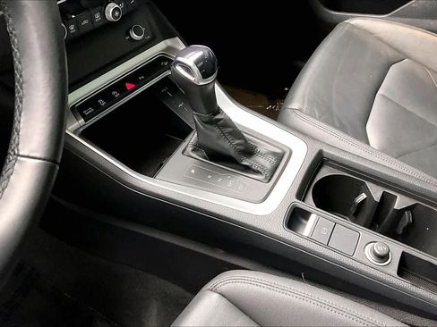 Certified 2022 Audi Q3 2.0T Premium image 16