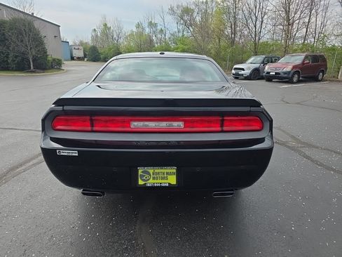 Used 2014 Dodge Challenger SXT Plus image 6