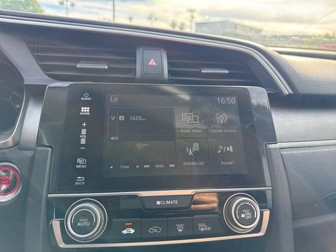 Used 2017 Honda Civic EX image 8