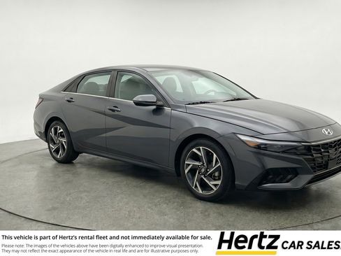 Used 2025 Hyundai Elantra SEL FWD image 1