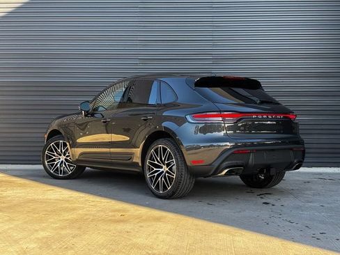 Certified 2026 Porsche Macan AWD/4WD image 3