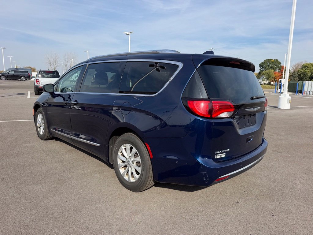 Used 2018 Chrysler Pacifica Touring-L Plus w/ Advanced Safetytec Group FWD image 8