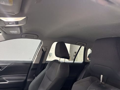 Used 2025 Toyota RAV4 XLE AWD/4WD image 17