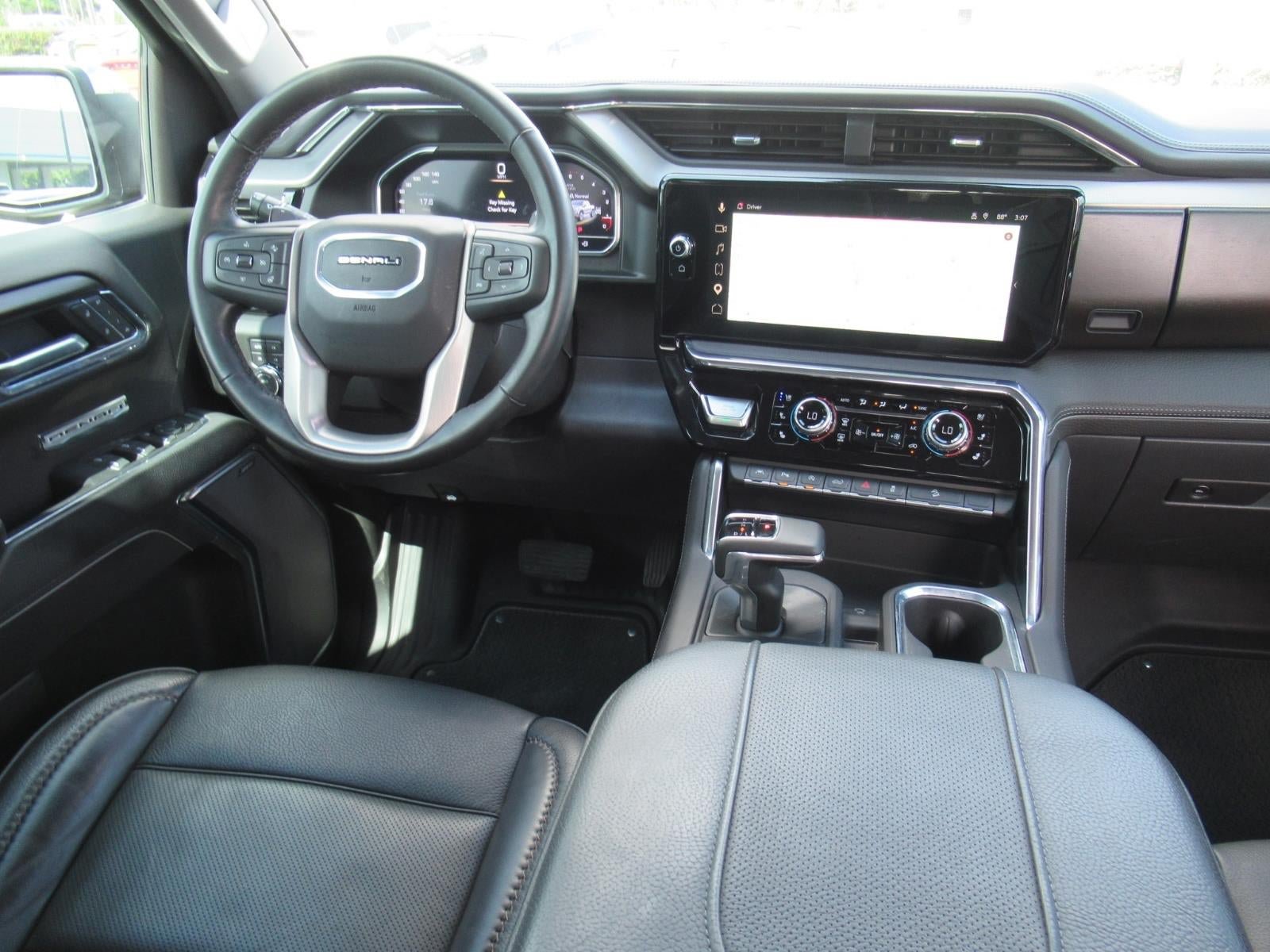 Used 2025 GMC Sierra 1500 Denali w/ Denali Reserve Package AWD/4WD image 16
