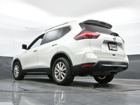 Used 2017 Nissan Rogue SV w/ SV Premium Package AWD/4WD image 37