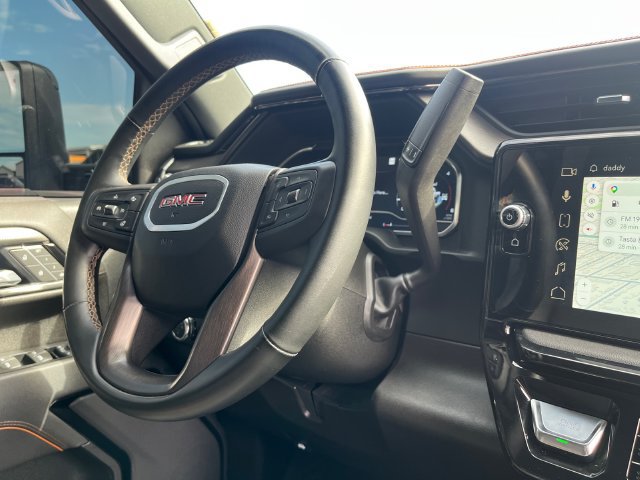 Used 2025 GMC Sierra 2500 AT4 w/ AT4 Premium Plus Package AWD/4WD image 18