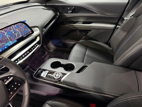 New 2026 Cadillac Lyriq Sport AWD/4WD image 32