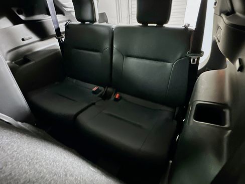 Used 2024 Mitsubishi Outlander SE image 29