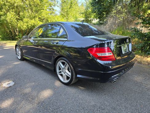 Used 2013 Mercedes-Benz C 300 4MATIC Sedan image 3