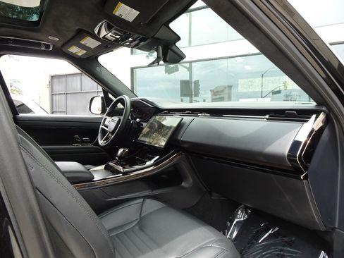Used 2024 Land Rover Range Rover Sport AWD/4WD image 21