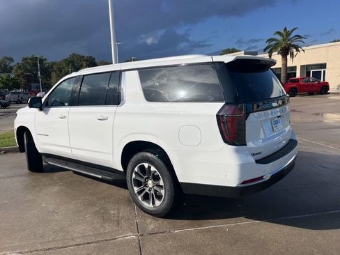 New 2026 Chevrolet Suburban LS RWD image 4