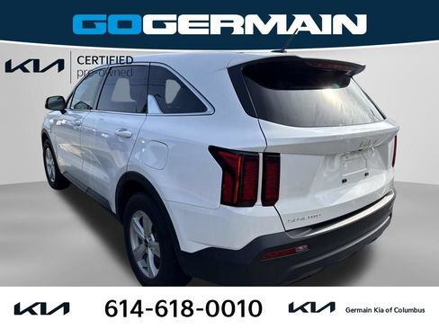 Certified 2023 Kia Sorento LX FWD image 3