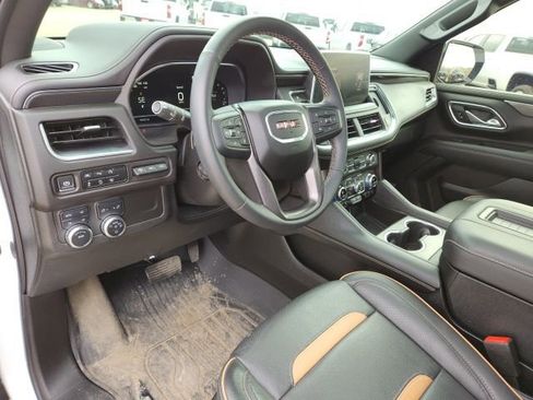 Used 2024 GMC Yukon AT4 w/ Technology Package image 9