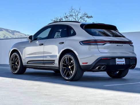 Certified 2022 Porsche Macan S image 3