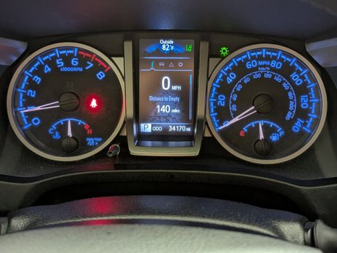 Used 2023 Toyota Tacoma SR5 RWD image 15
