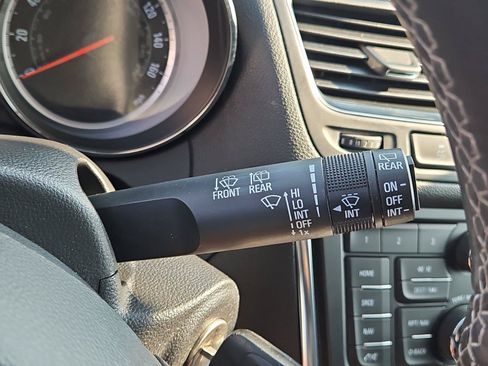Used 2015 Buick Encore Convenience FWD image 27