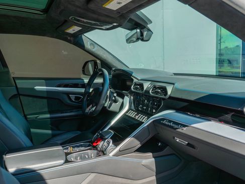 Used 2021 Lamborghini Urus image 14