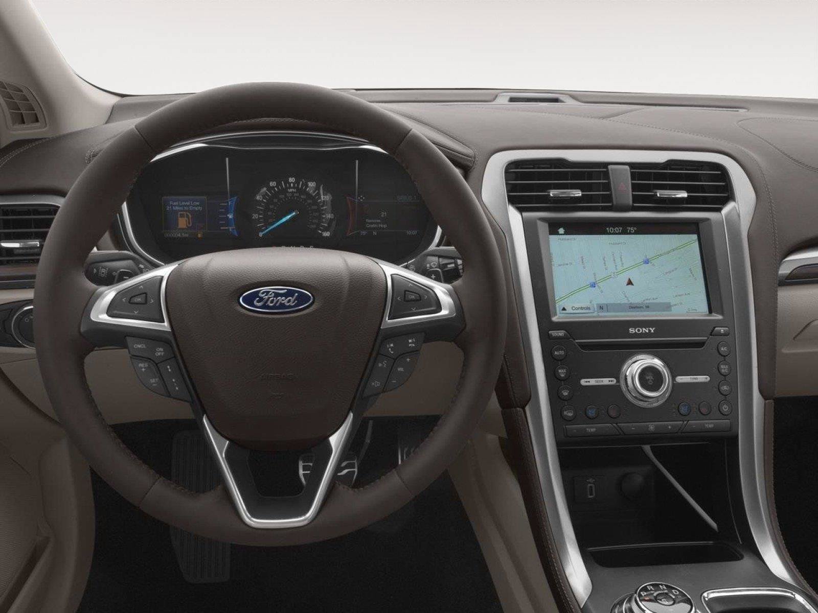 Used 2018 Ford Fusion Platinum FWD image 4