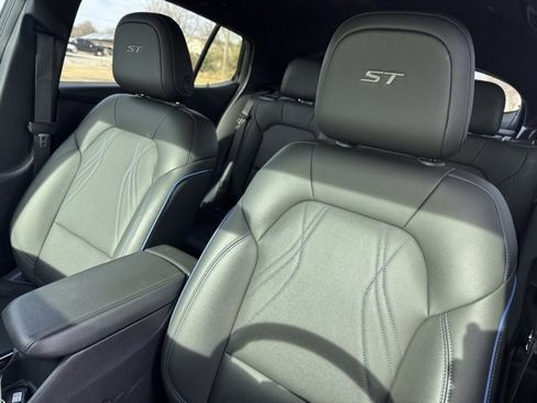 Used 2025 Buick Envista Sport Touring w/ Convenience I Package image 11