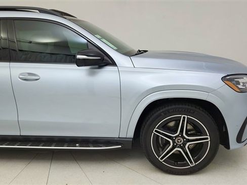 Used 2025 Mercedes-Benz GLS 450 4MATIC image 7