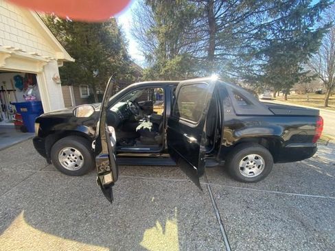 Used 2009 Chevrolet Avalanche LT image 12