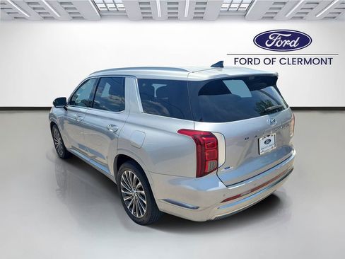 Used 2023 Hyundai Palisade Calligraphy FWD image 3
