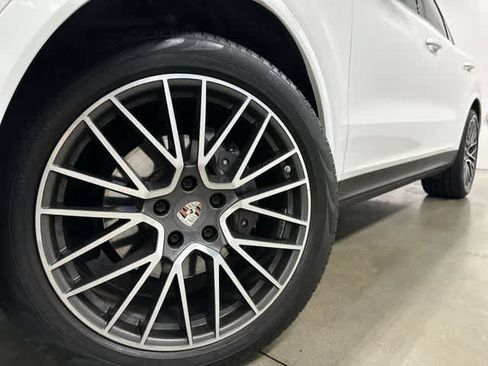 Used 2019 Porsche Cayenne AWD/4WD image 29