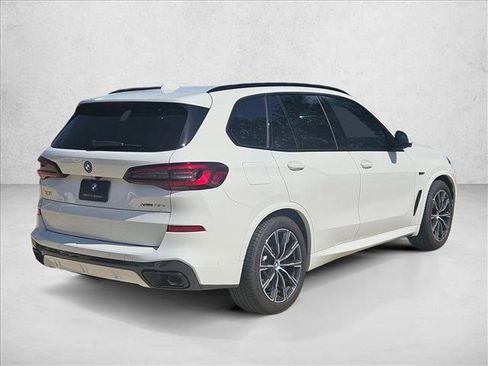 Used 2022 BMW X5 xDrive45e w/ M Sport Package image 5