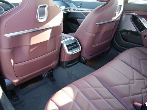 New 2026 BMW 740i w/ Executive Package image 9