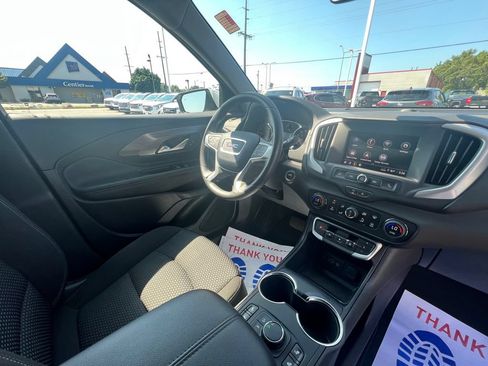 Used 2024 GMC Terrain SLE w/ Driver Convenience Package FWD image 38