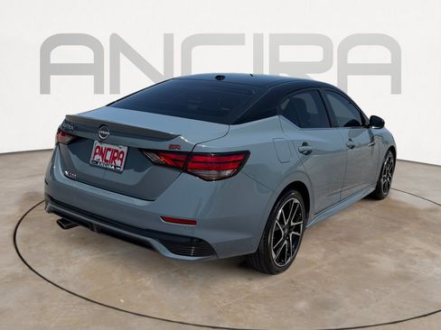 Used 2025 Nissan Sentra SR FWD image 11